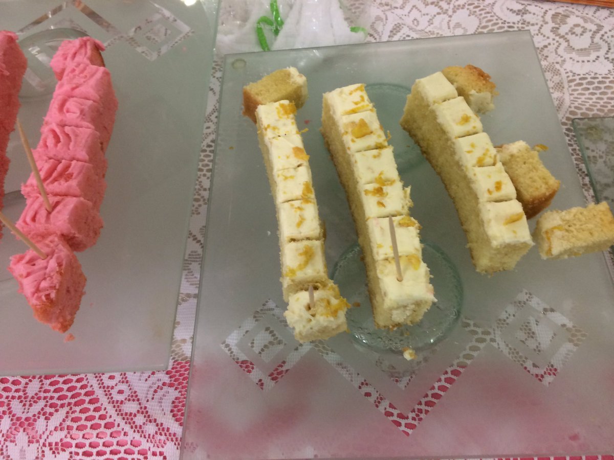 SimonLewin5's tweet photo. Lots of great cake samples by from Temptations by Nikki #elbpshowcase #catering for all types of dietary requirements #vegan #vegetarian @elbp_info @BLegacies https://t.co/sWQ2q81Vkd