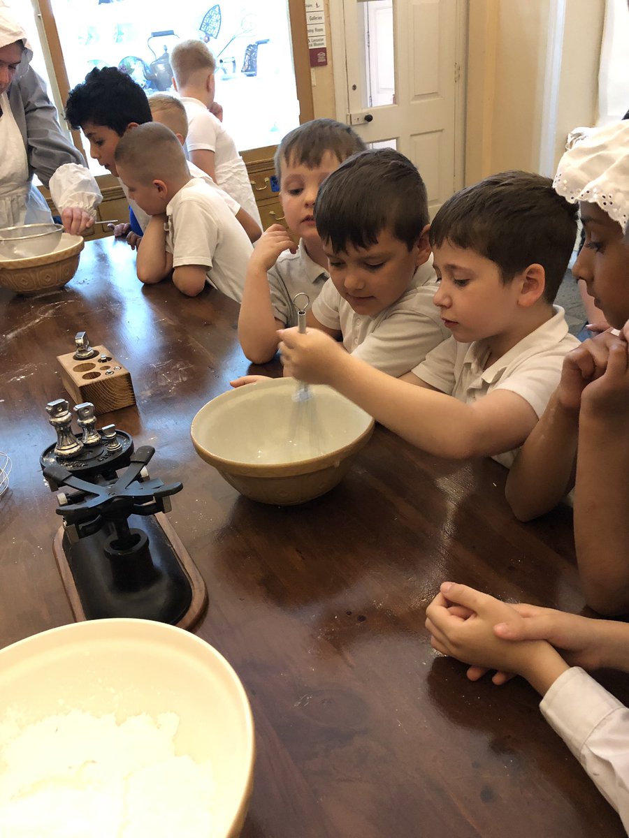 DeneYear's tweet photo. Class 9 making sugar mice on their school trip at Clifton Park Museum #Victorians @CliftonParkMus @eastdene_ #year3 https://t.co/ReL8n3UX4i