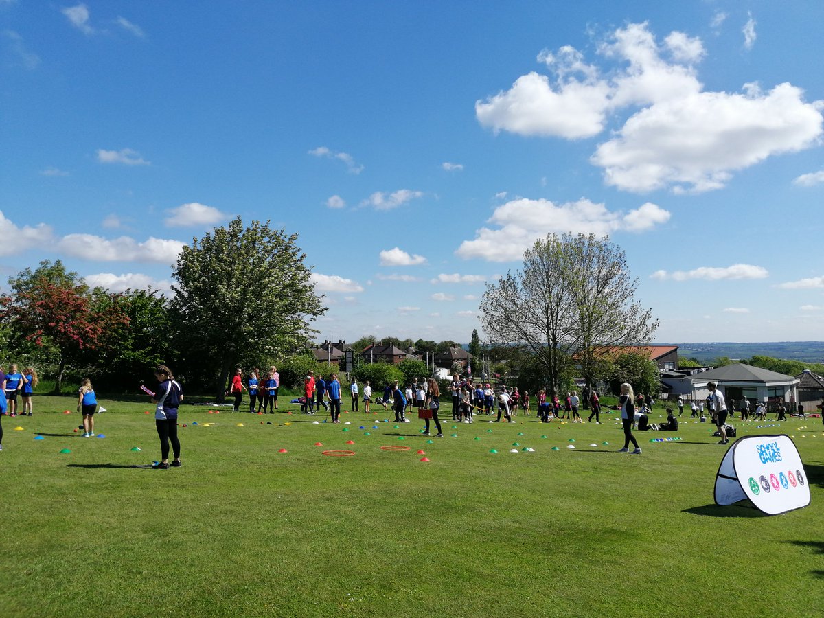 westfieldSGO's tweet photo. What a splendid day for some KS2 golf. Thanks to @BirleyWoodGC for hosting this morning @YourSchoolGames @GolfRootsHQ event. @ForgeSSP https://t.co/otzeAlHjfe