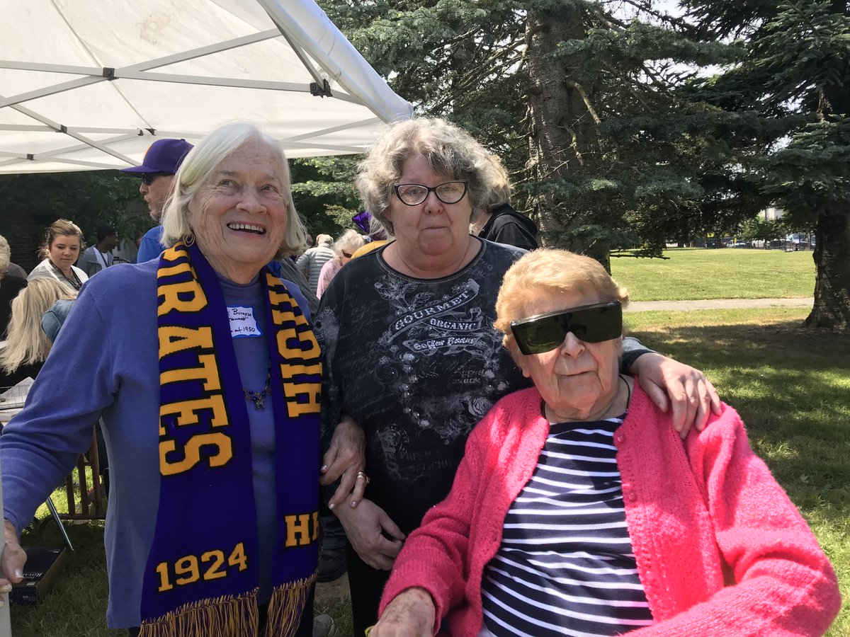 HighlineSchools's tweet image. Sooo many memories from 600+ @Highlinepirates alumni and family who came to say goodbye to the 1924 building. Graduates ranged from 1945 to almost-graduates in 2019. See 📷: bit.ly/2QbnYrV #highlinebuilds