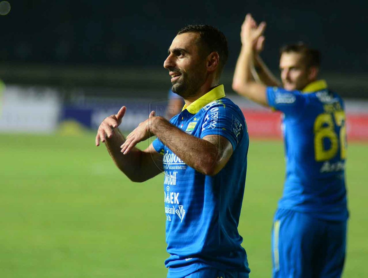 Sekali Unjuk Gigi Artur Sudah Dipanggil Timnas 

Selengkapnya➡️persib.co.id/berita/sekali-…