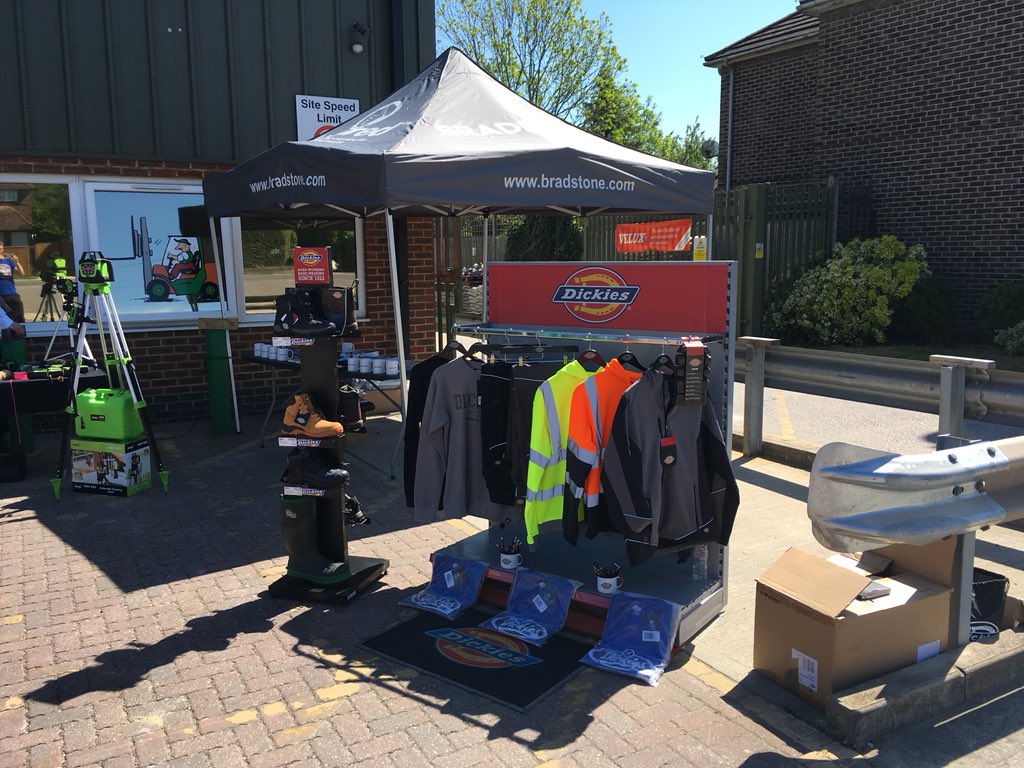 The sun has put its hat on for the <a href="/FairallsBM/">Fairalls</a> Gatwick Trade Day! <a href="/DickiesEurope/">Dickies Europe</a>