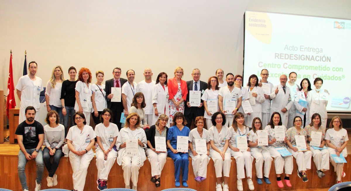 juancarjuan13's tweet photo. El #HospitalClinicoSanCarlos, comprometido con la excelencia en cuidados, acaba de conseguir una nueva re acreditación. Enhorabuena a todos los profesionales de enfermería.
#somosclinico https://t.co/hXZkvuAF5Z