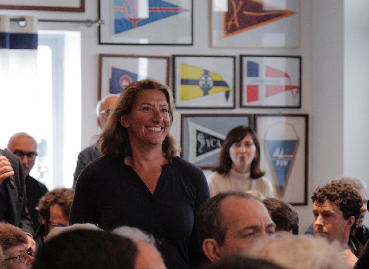 Ladies and Gentlemen, we present you <a href="/deecaffari/">Dee Caffari MBE</a>! 
Record-breaking yachtswoman, active and committed to environmental sustainability and oceans safeguard, she's #Barcolana51 testimonial! 
<a href="/GENERALI/">Generali Group</a> <a href="/NorthSails/">North Sails</a> <a href="/illyIT/">illy Italia</a> <a href="/mitjagialuz/">Mitja Gialuz</a> <a href="/Musement/">Musement</a>