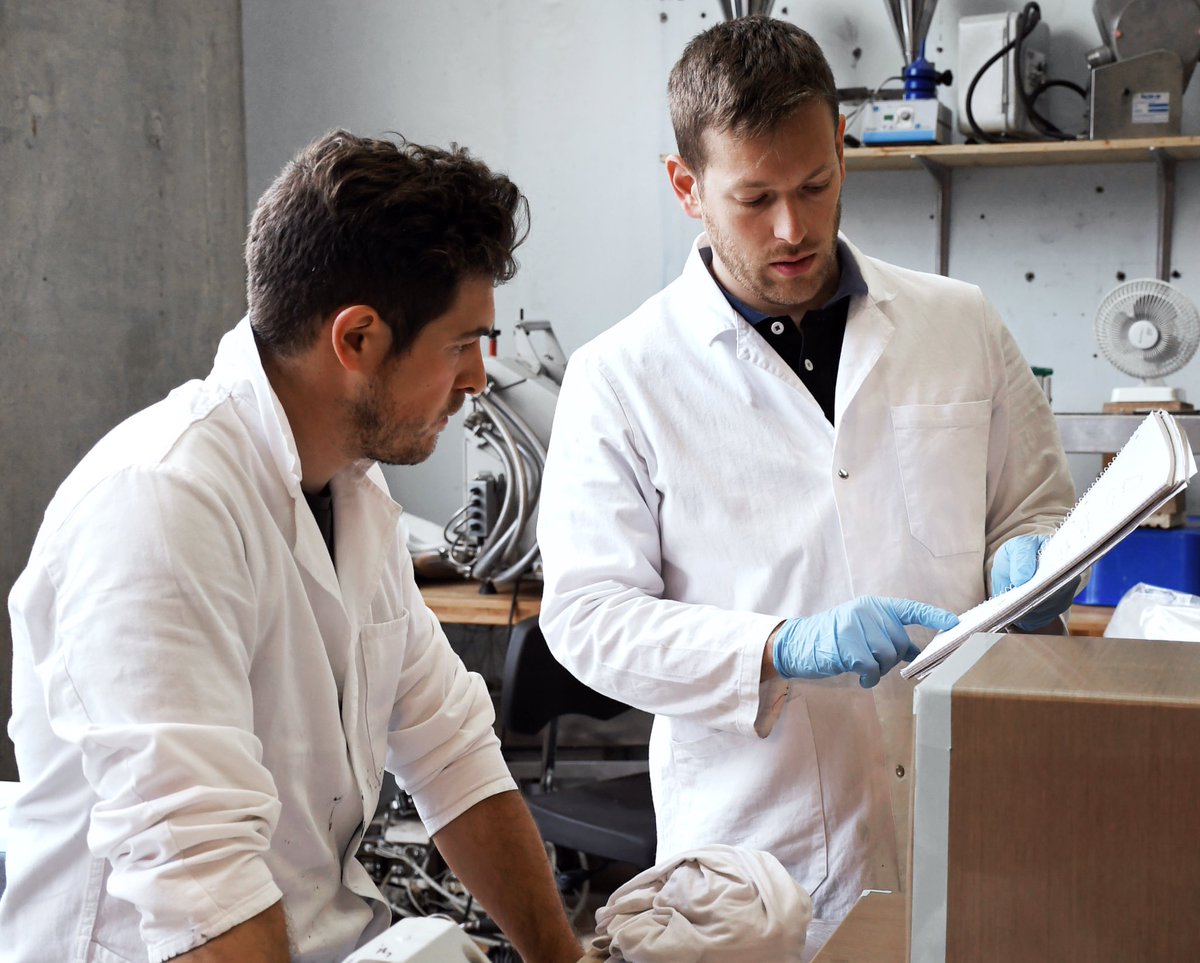 epfloop's tweet image. The whole #EPFLoop Team is working hard to finish working on Bella Lui, our #Hyperloop Pod prototype. Just in time for next week’s Unveiling Event!  Don’t forget to show your support with the hashtag #GoEPFLoop as we are getting closer to the #SpaceX Competition. 🚅🇨🇭