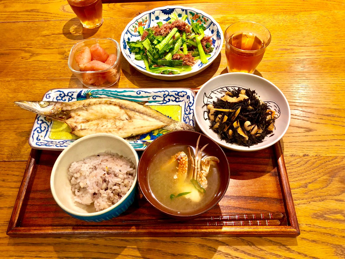岡本ジュリー 献立 かますの塩焼き ひじきと大豆の煮物 小松菜のコンビーフ炒め たらこ 五穀米 沢ガニの味噌汁 沢ガニは岡本家ではよく出る100円台で買えるカニでやんす Twitter家庭料理部 岡本ジュリー 献立 かますの塩焼き ひじきと大豆の煮物 小松菜のコンビーフ炒め たらこ 五穀米 沢ガニの味噌汁 沢ガニは岡本家ではよく出る100円台で買えるカニでやんす Twitter家庭料理部