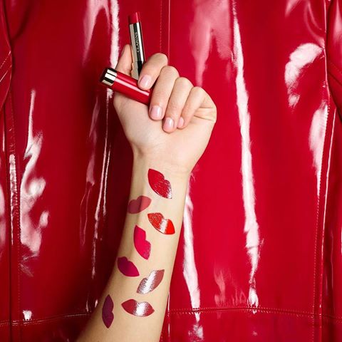 Vesiracom's tweet photo. Get an intense and bright finish and show off your lips

https://t.co/PX6dQCGgCg

#lips #color #Clarins #vesira #makeup #lovemakeup #beauty #cosmeticshop https://t.co/YbhKQSW0ZE
