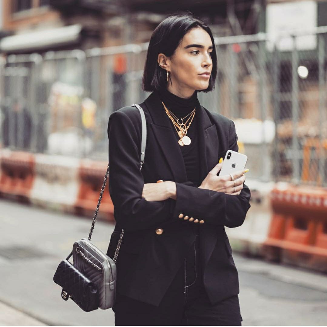 Esta primavera el peinado estilo <a href="/DUALIPA/">DUA LIPA</a> viene pegando fuerte. 

#revista #magazine #moda #fashion #fun #tendencias #style #inspiration #grenza #grenzamag #fashionmag #love #stylish #cute #beautiful #pretty #girl #design #styles #outfit #look #dualipa #hair #beauty