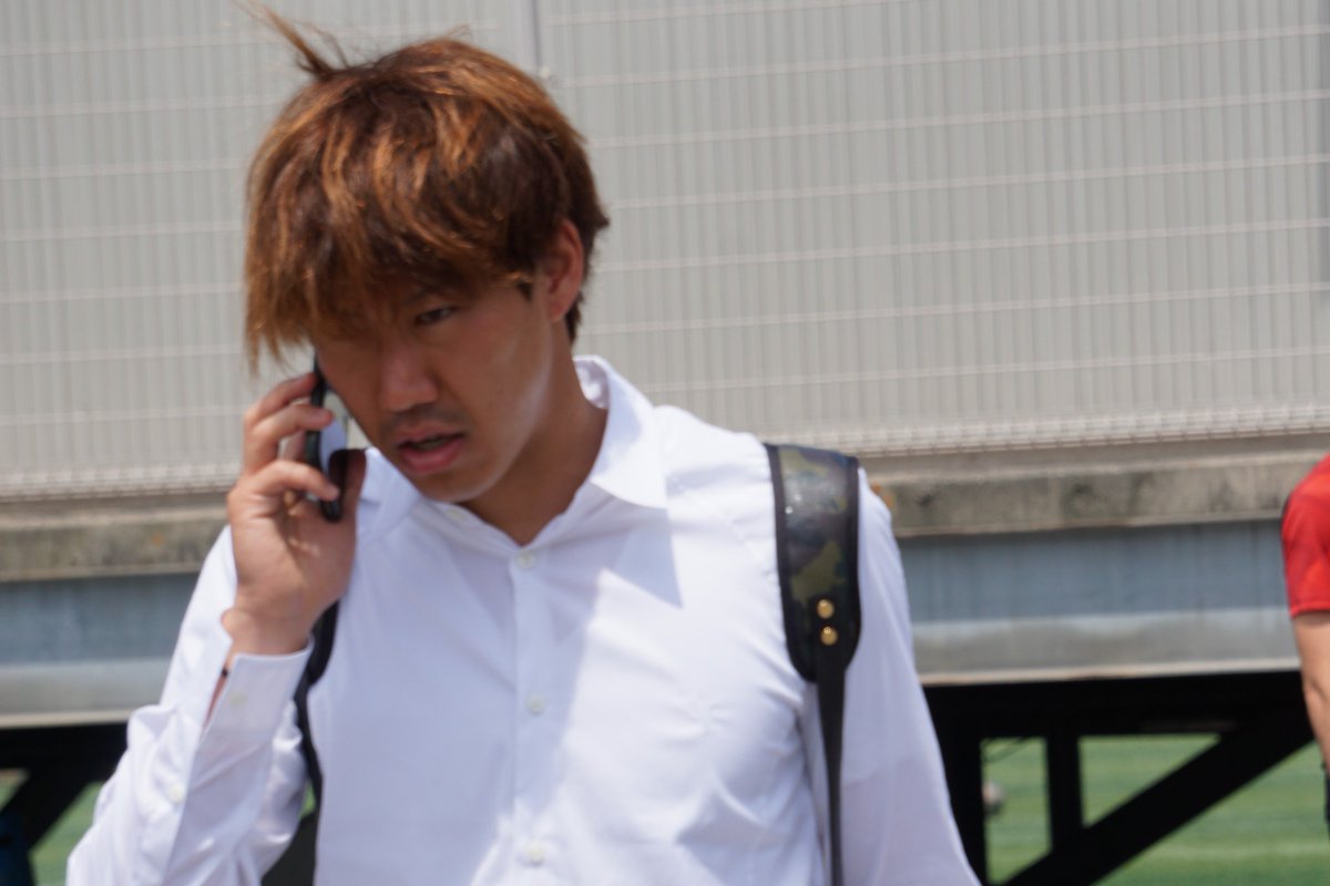 愛媛FC #rashink 移動着】 アウェイ試合時に選手が着用しているこの
