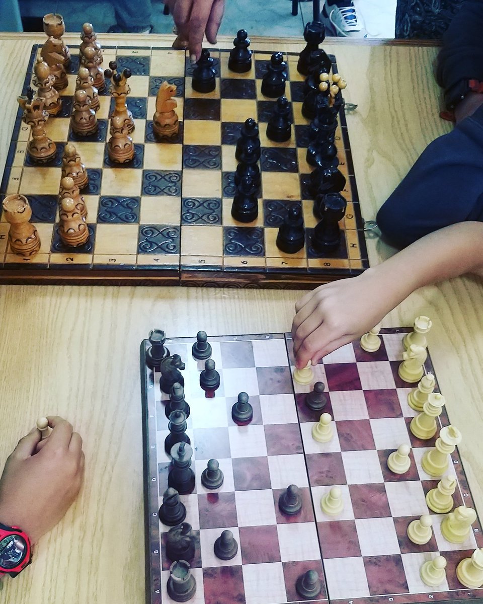 BiblioMCruz's tweet photo. 📚♟ Así transcurrió en la tarde de ayer: 《Ajedrez en la Biblioteca》
Facilita Bruno Mesa
📅 Próximo encuentro 27 de mayo 18.00h.
ℹ T922 682303
#AjedrezBiblioTabaiba ♟
#CulturaElRosario #ElRosario #Bibliotecas #BibliotecasCanarias #LifeLibrary #Tenerife #Chess #Library https://t.co/pag9pWgusS