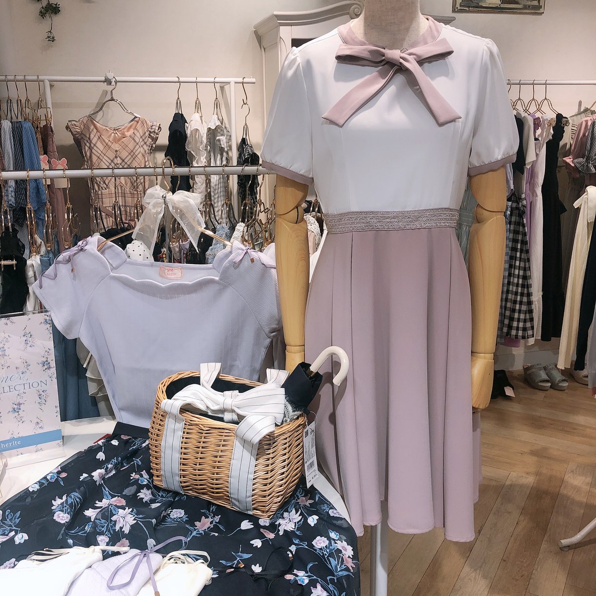 SHIBUYA109NET's tweet photo. #Cherite 新作アイテム💓
大きめのリボンが上品なワンピースや
コットンレースワンピースなど
春夏らしいアイテムがたくさん🙌🏻
トレンドのミントカラーが気になる🥺 https://t.co/q47VGdyhw0