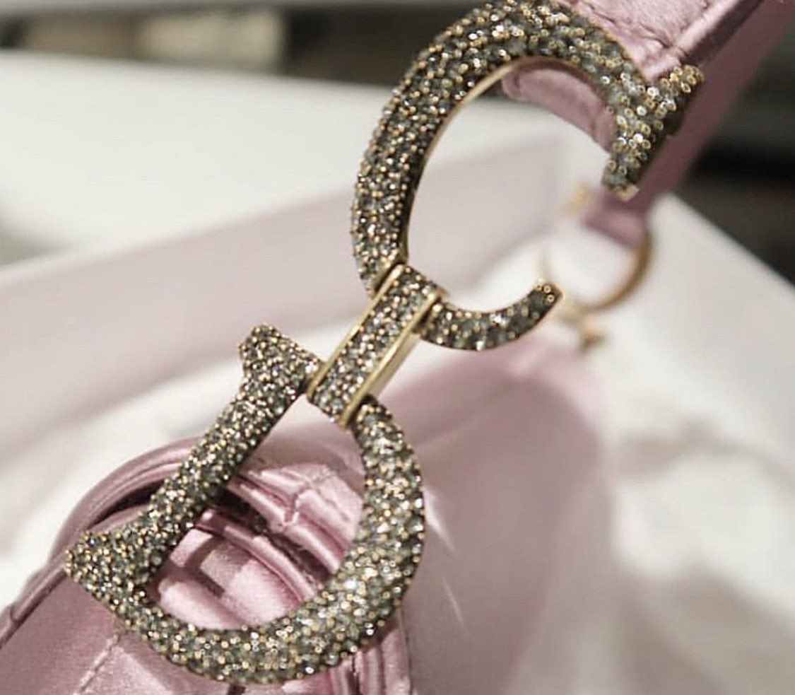 yslnes's tweet photo. Pink Dior is a dream 🌸 https://t.co/qaX4QWiyEQ