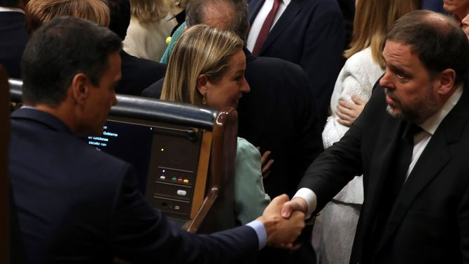 tonicantona's tweet photo. Doneu-me 68 diputats. 18 mesos, ni un dia més. Els darrers pressupostos autonòmics. Ara sí que sí. Jugada mestra. Sóm República. Confia. Fes una donació i calla. https://t.co/XJvXUHV8dE