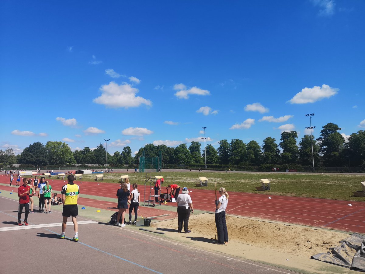 Wavell_PE's tweet photo. Fantastic weather for Senior Districts today in Reading. ☀️
We'll keep you updated throughout the day with #teamwavell successes. https://t.co/Uw9qE3gwaU