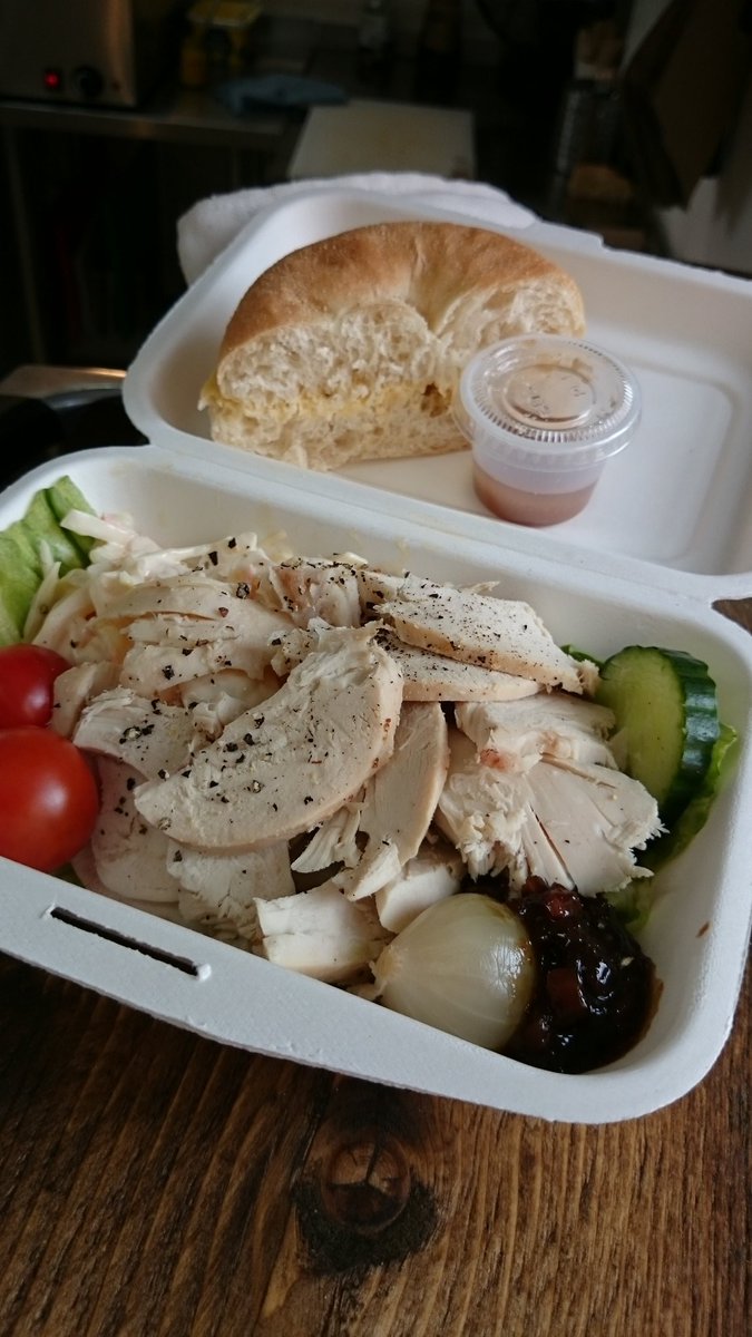 good_food_shop's tweet photo. Good morning 😉 it's a bit of a salad box day today!! Just £3.70 only @good_food_shop 164 Portland Road #Hove #proteinbox https://t.co/vmTy0dNsdX