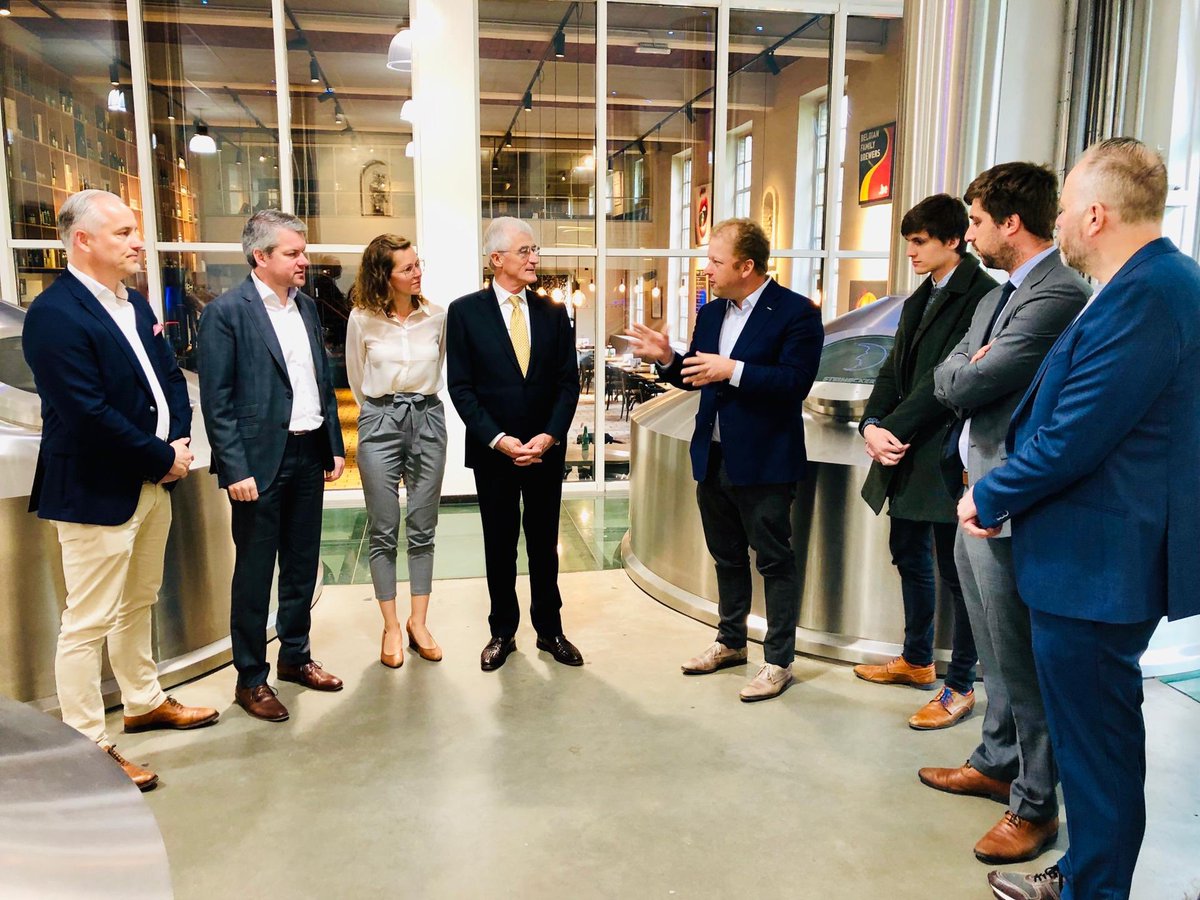 UNIZOinternat's tweet photo. Europese verkiezingen staan voor de deur. UNIZO en @SMEunited bespreken prioriteiten tijdens bezoek aan brouwerij @De_Halve_Maan met o.a. Hendrik Vermeulen, @WouterBlomme, @thomaspirard, @GeertBourgeois, Xavier Vanneste, Yannick Pollet https://t.co/vGlD2OuYcA https://t.co/v515HlJb7V
