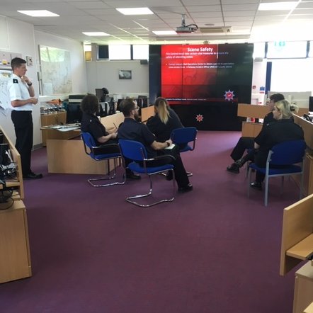 HertsFRSControl's tweet photo. Training this morning is railways! We have the current recruits in with us this morning to do their initial railways training and it allows us to have a refresher on the subject also! #allcallsstartwithcontrol #newoperators #training #railways 👍🚒🚂 https://t.co/hbcY8r4dSq