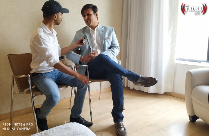 fm_tadka's tweet photo. FM TADKA in an exclusive conversation with bollywood actor @vivekoberoi !! Stay tuned to #JhakaasMorning with @tadkarjjay on tomorrow 22nd May #SoundsGood.

#VivekOberoi #Bollywood #Actor
#Celebrity #FMTadka https://t.co/zfIKb7FVHz