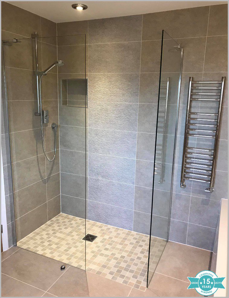 KandBPlace's tweet image. #ShowroomShowoff @AqualisaShowers We recently finished this stunning bathroom for one of our clients who is beyond happy. 😀

**The shower we used in our design and installation is the Aqualisa Visage Digital concealed with adjustable head - HP/Combi.**