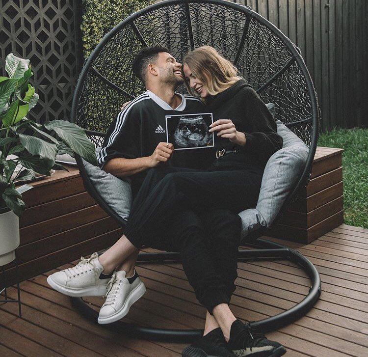 Big congrats to JJ &amp; Logan on the special news! 😊 #MightyWest

#Repost Jason Johannisen via IG
・・・
👶🏼🖤 Baby J Due Nov 🖤👶🏼