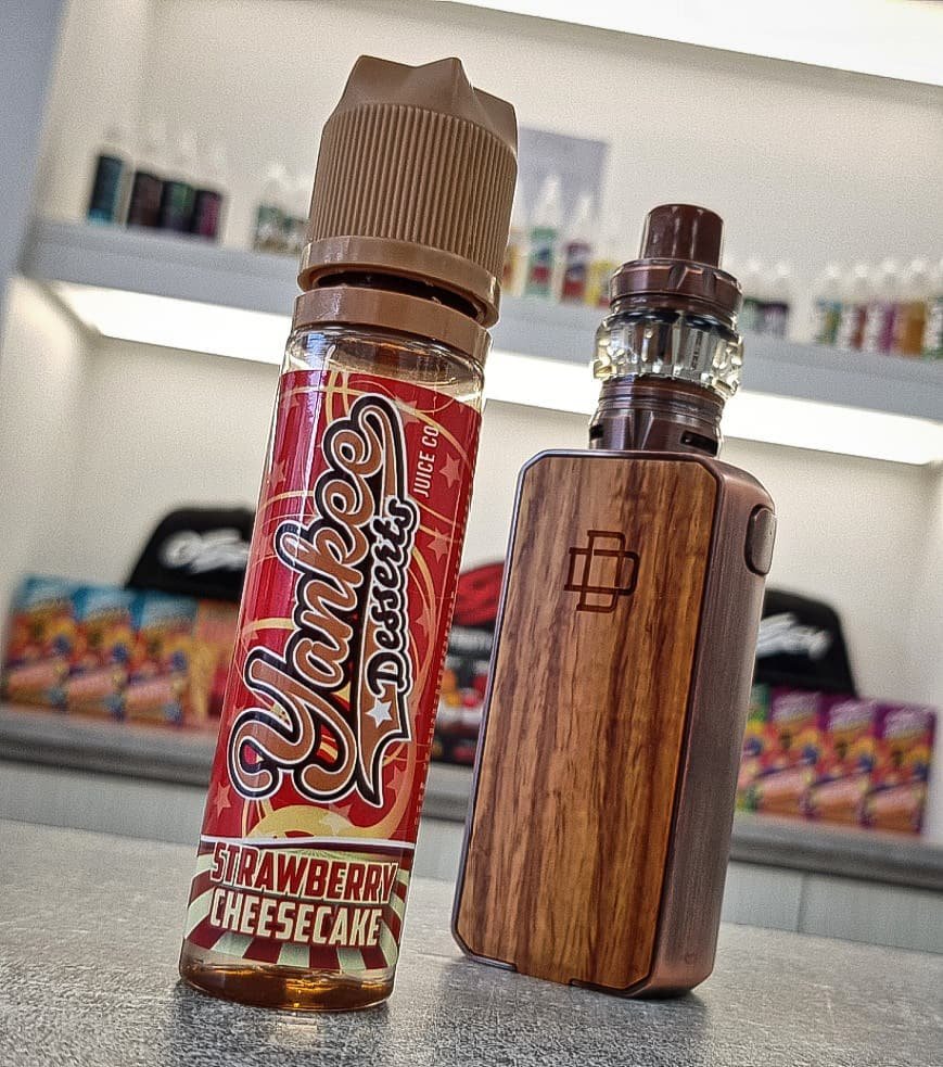 nicohituk's tweet photo. #Repost from @jsgvapes
This #yankeejuiceco Strawberry Cheesecake though 🤤
.
.
Using the @horizon_tech_ Falcon Mini on the #augvapeofficial Druga Foxy Copper 👌
.
.
Check out @nicohit 👀
.
#teamcloudkings #yankeejuiceco#nicohit #horizontech #augvape#notblowingsmoke #vapesociety https://t.co/iRFWpskT5d