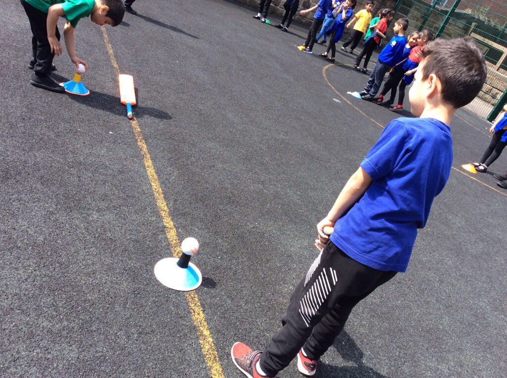 WarwickRoad2's tweet photo. Year 1 enjoyed a fabulous morning of cricketing fun with Steve from AllStars! #sports #mountcc #allstars #batleycc #YCB https://t.co/PT4ALw54Dx