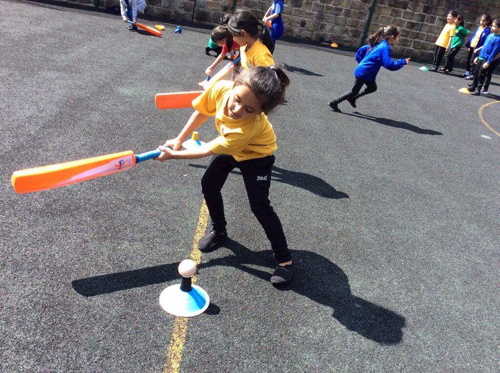 WarwickRoad2's tweet photo. Year 1 enjoyed a fabulous morning of cricketing fun with Steve from AllStars! #sports #mountcc #allstars #batleycc #YCB https://t.co/PT4ALw54Dx