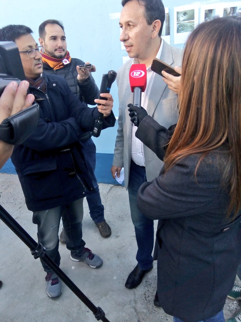 TWCPVivienda's tweet photo. #AhoraTrelew El Int. @TWAMaderna Entrego refacción y completamiento de vivienda adaptada. Flia Richie B° Democracia Argentina @TWMunicipalidad https://t.co/wCfVSZAWgj