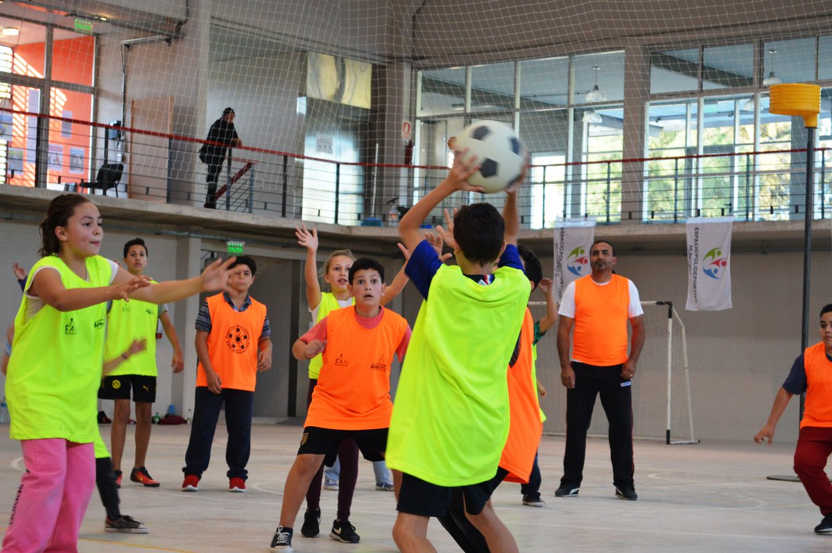 korfball's tweet photo. Really happy to see how #korfball is being introduced in more areas in Uruguay. Images from the 1st korfball game organized by 'Red de Deporte y Juventud Municipio G' in Montevideo. #MixedGenderSport #WorldwideKorfball
More info ► https://t.co/SgvIaxG9Ai #Encontrate #korfbal https://t.co/aJ0dpgGqh2