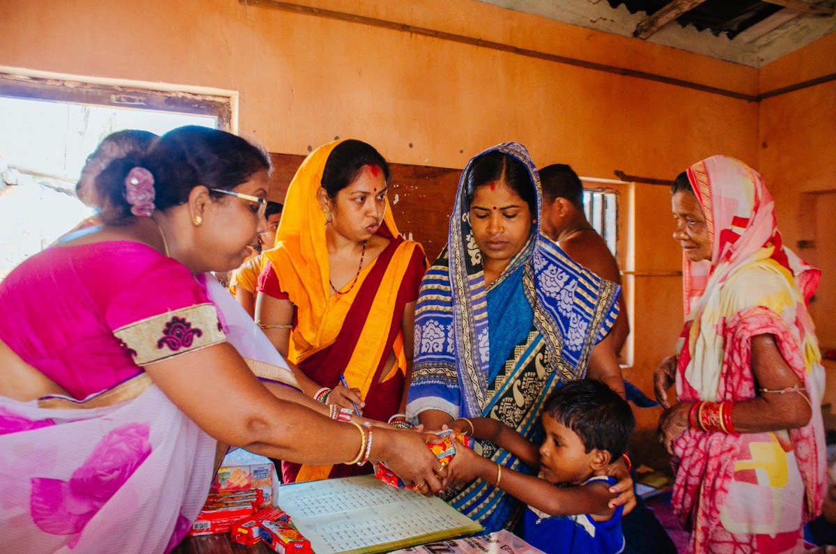 dm_puri's tweet photo. Children enrolled under ICDS were given biscuits.
In pic:- Brahmagiri area, Puri District. 
#RebuildPuri #StandWithPuri https://t.co/qjo8QH7QUg