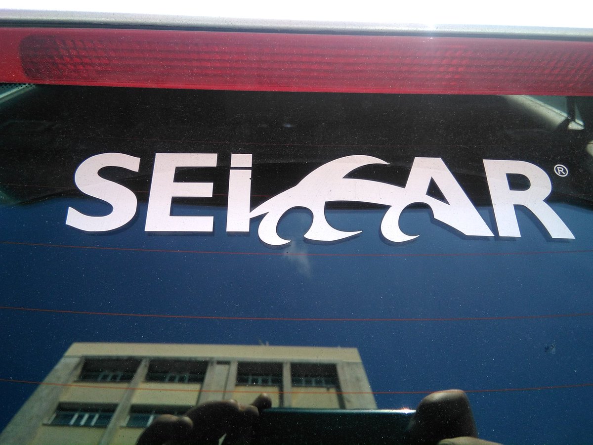 Automozioa_db's tweet photo. #areksongroup #seicar , productos de carroceria probando nuevas lijas y productos de pulido para los mejores acabados en @FPdbosco . #acabadoespejo. Los mejores productos se utilizan en @Automozioa_db . Eskerrik asko. @AreksonGroup https://t.co/CtVOG1azrY