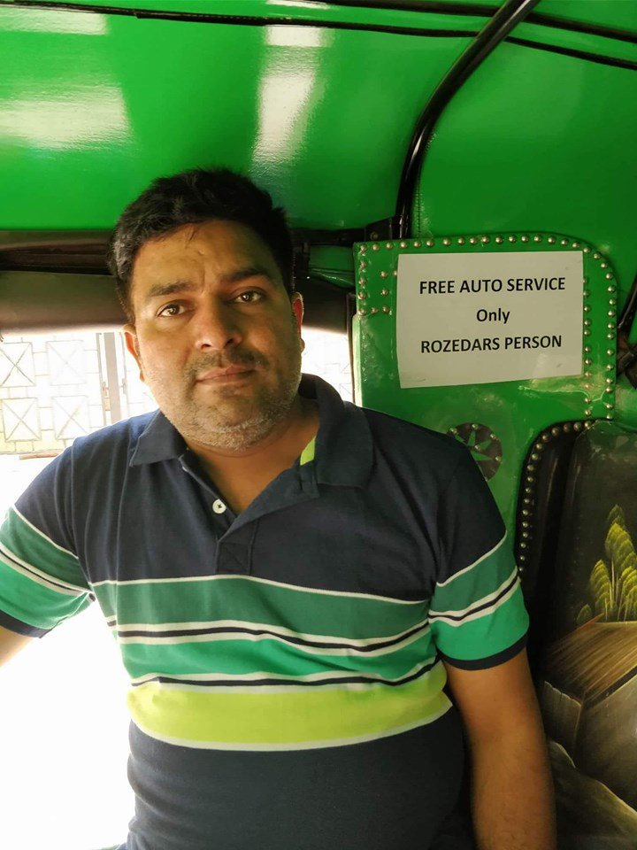 ghulamabbasshah's tweet image. Humanity 💖 A #Hindu Auto-Rickshaw Driver #Prahalad Gives Free Rides To Muslims Observing Fast. #Sindh #Pakistan