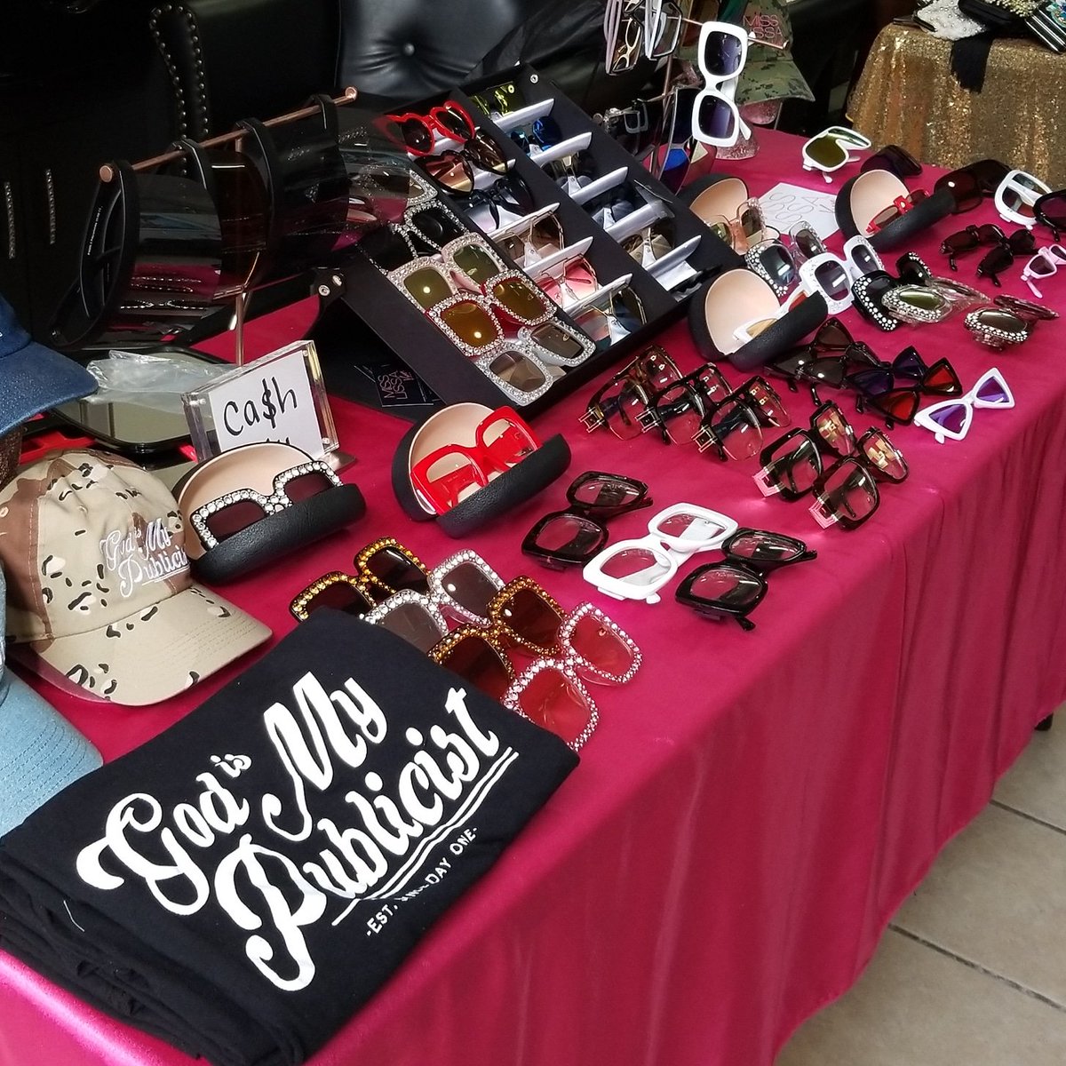 MissLissaKnows's tweet photo. #KNOWitALLs🗣
Set up your own #ShadyParty for you & your friends. Dm or email MissLissaKnowsShow@gmail.com for more details.
#kNOwStyle
#MissLissaKnows 👑 https://t.co/4KtzyfbriB