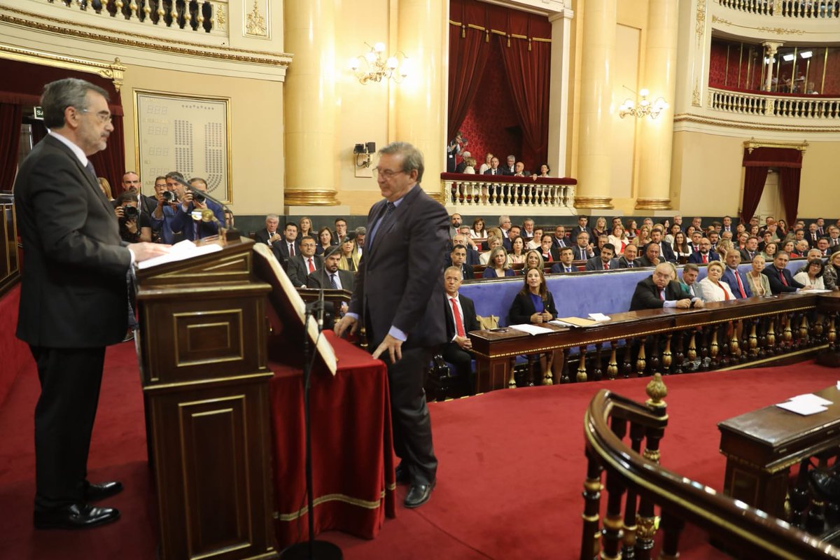 gpssenado's tweet photo. 🏛️@FmartineL, senador @PSOE electo por #Almería, elegido SECRETARIO PRIMERO del @Senadoesp con 102 votos y @OliviaDelgado1, senadora @PSOE electa por #Tenerife, elegida SECRETARIA SEGUNDA, con 99 votos. 

#XIIILegislatura #13Legislatura https://t.co/dd2iOBTbiS