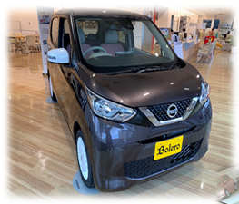 dayzychiba's tweet photo. #DAYZY が #新型日産デイズ を徹底的にツイート✨
デイズの中でも特にオシャレな「#Bolero(ボレロ)」を紹介。まずは外観。お店に展示してあるアッシュブラウンのボレロを📸パシャリ。ボレロ専用の真っ白なホイールとドアミラーの組み合わせがすごく可愛い。う~ん、もっと紹介したい💦 https://t.co/0O4aVbIerU