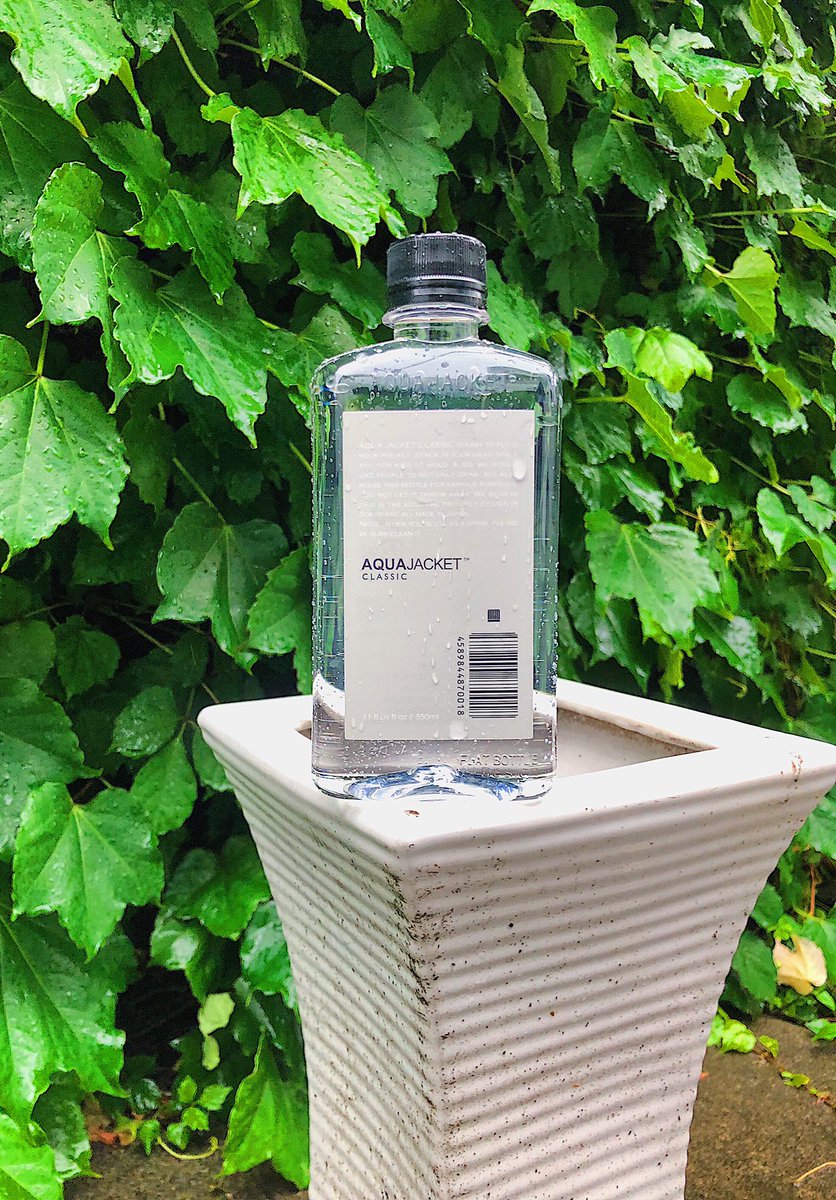 AQUA_JACKET's tweet image. AQUA JACKET CLASSIC can match any kinds of scenery...
#aquajacket #aquajacketclassic #flatbottle
#mineralwater #ミネラルウォーター #naturalmineralwater