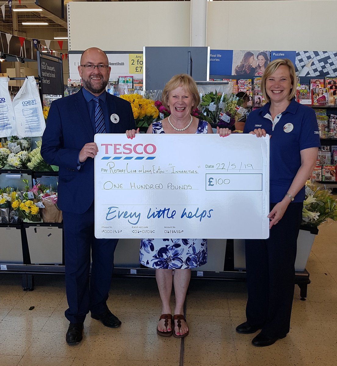 clairjstirling's tweet photo. We were delighted to donate £100 today to Rotary Club of Long Eaton, Interactors. This money is for the hire of bouncy castles for their annual free family fun day on West Park. This year it will be held on Wed 21st August. Tesco will be there with free fruit and smoothie bikes. https://t.co/8OCtbjsD4m