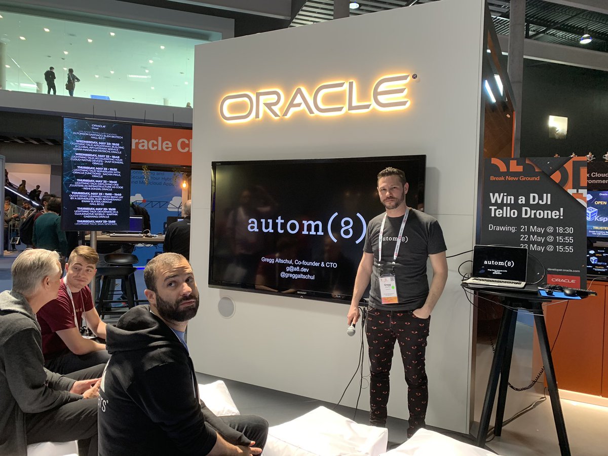 . @greggaltschul sharing how to #autom8 everything, using <a href="/fnproject/">Fn</a> #serverless at #Kubecon #CloudNativeCon stop by <a href="/OracleCloud/">Oracle Cloud</a> booth D5 to check them out!