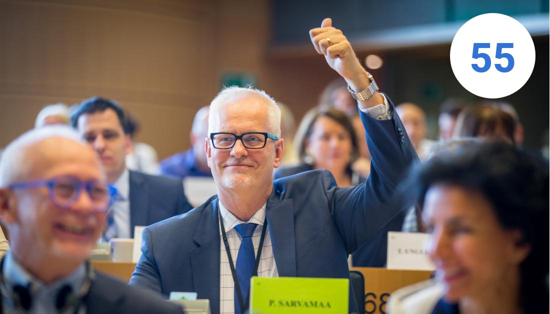 petrisarvamaa's tweet photo. Mihin suuntaan #EU:n pitäisi kehittyä? Mihin EU-budjettia pitäisi käyttää? Katso vastaukseni näihin ja moniin muihin kysymyksiin täältä: https://t.co/em7R5zLJ6F tai tule kysymään suoraan minulta tänään keskiviikkona klo 18-19.30 Kuopion hotelli Jahtihoviin. #MEP55 #EUvaalit2019 https://t.co/QWyTzEcws7