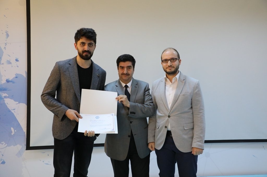 sbibilisim's tweet photo. Bartın Üniversitesi Bilgisayar Mühendisliği Bölümü tarafından‘Siber Güvenlikte Kariyer ve Uygulamalı IP Sızma Testi Eğitimi’düzenlendi.@sbibilisim Siber Güvenlik Takım Lideri Cihad Çiftçi eğitim verdi.Eğitim, Sanayi veTeknoloji İl Müdürü'nün teşekkür belgesi vermesiyle sona erdi. https://t.co/LSKRY2x1Zv
