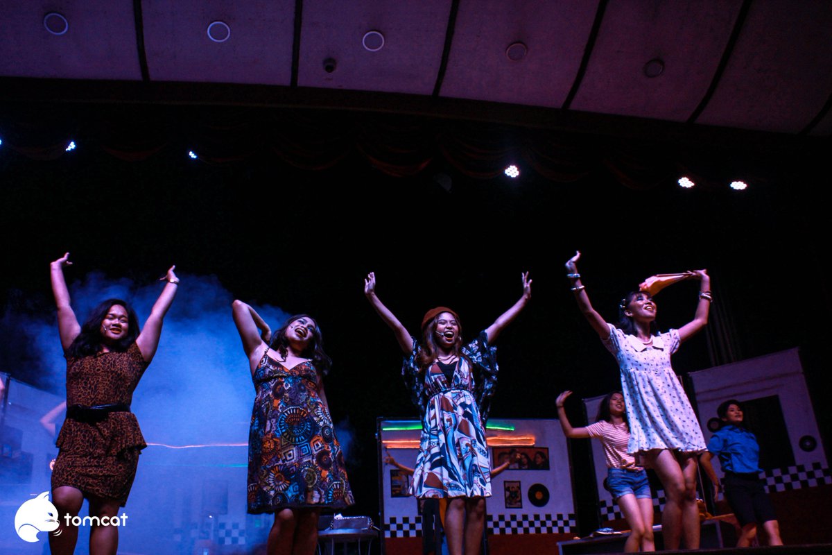 TOMCATust's tweet photo. Last May 4, 2019, The UST Mediartrix held its final full show for its theatrical play called “Bb. Bahaghari” written by Gerard De Leon and directed by Vienna Gaspar.
See the full album via https://t.co/4ummXXE6Fh
#BahaghariMDX
#MDXAkoAngSimula
#MDXMasterpiece https://t.co/hsZbO7te7E