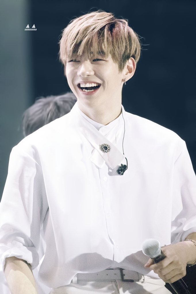 nada_luv_daniel's tweet photo. 다니엘 입꼬리 사악 올리며 웃는거도 이쁘지만 이렇게 아앙! 하고 크게 벌리고 웃을때 진짜 너어우 기여워 ㅠㅠ
사진 더 찾으러 가야지 https://t.co/TTpcTRHoJy