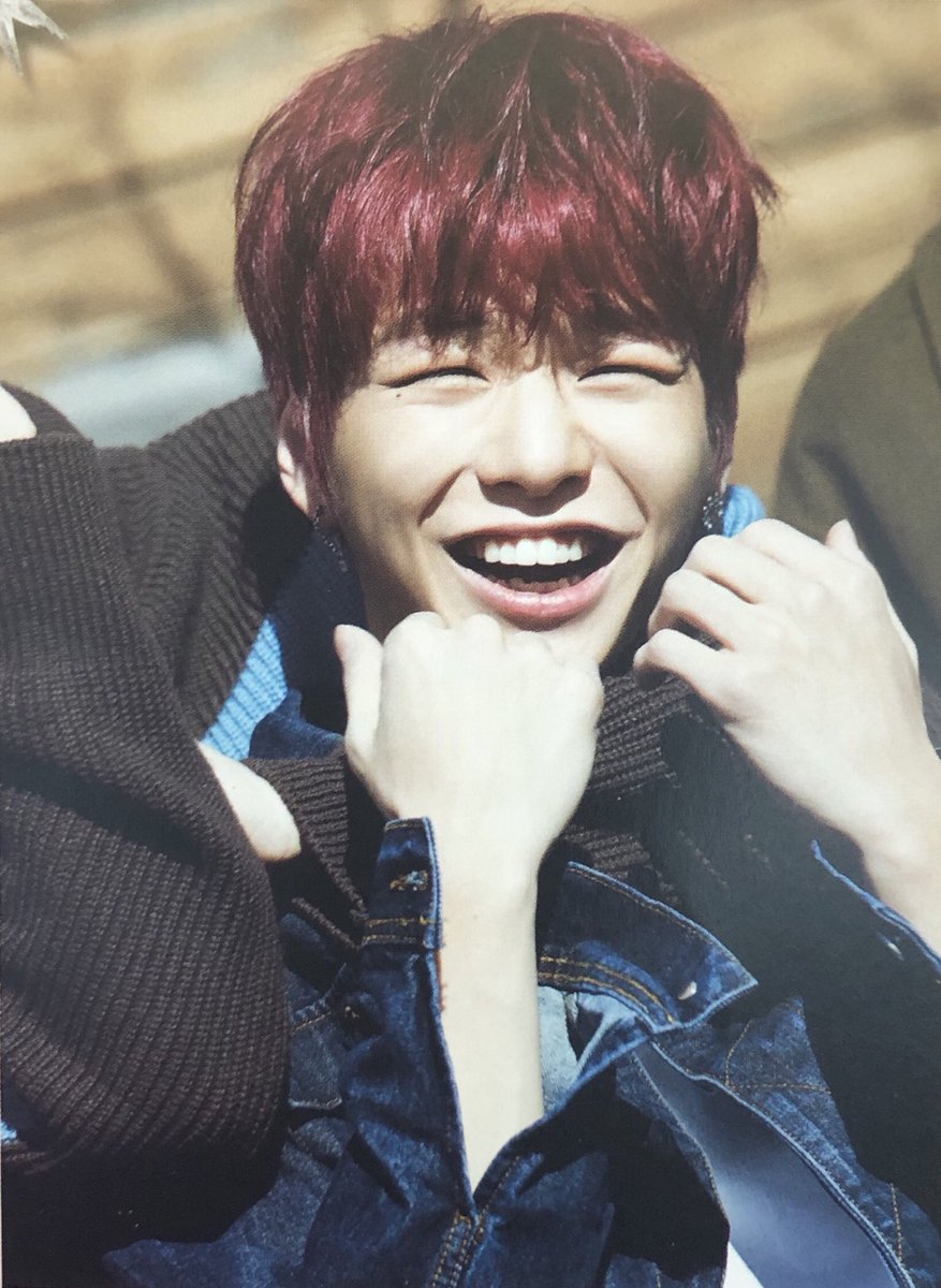 nada_luv_daniel's tweet photo. 다니엘 입꼬리 사악 올리며 웃는거도 이쁘지만 이렇게 아앙! 하고 크게 벌리고 웃을때 진짜 너어우 기여워 ㅠㅠ
사진 더 찾으러 가야지 https://t.co/TTpcTRHoJy