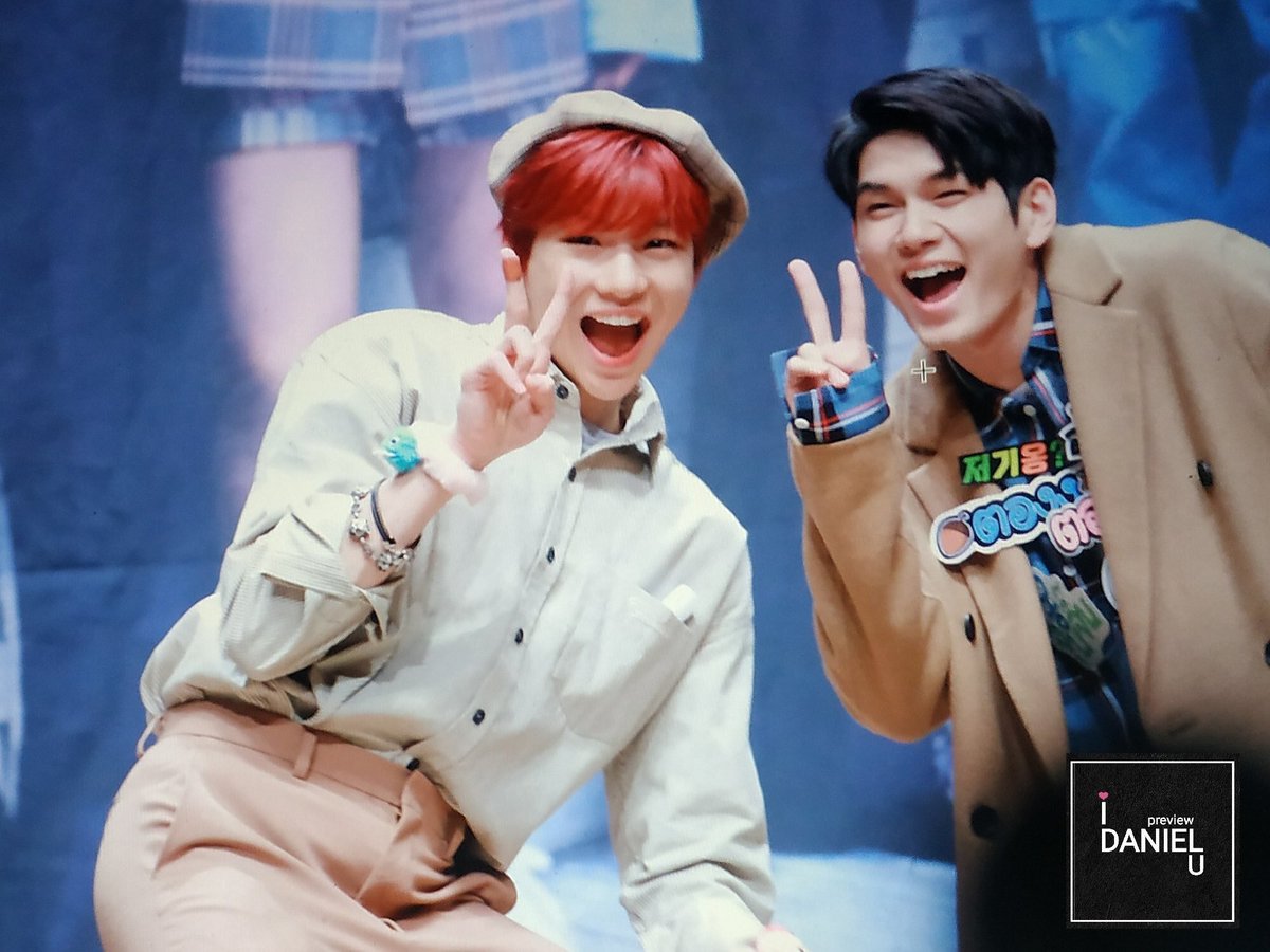 nada_luv_daniel's tweet photo. 다니엘 입꼬리 사악 올리며 웃는거도 이쁘지만 이렇게 아앙! 하고 크게 벌리고 웃을때 진짜 너어우 기여워 ㅠㅠ
사진 더 찾으러 가야지 https://t.co/TTpcTRHoJy
