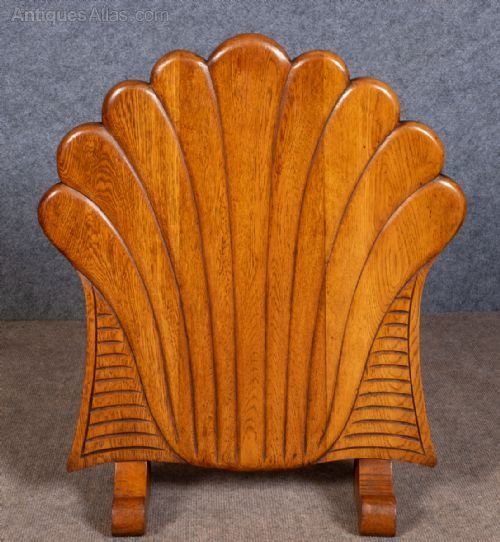 antiques_atlas's tweet photo. Listed by John Howkins Antiques #ArtDeco Fire Screen #Antiques https://t.co/kQmCUqXBpG #artdeco #artdecotable  https://t.co/SN3WkwHlcy https://t.co/UOext6U7Cb
