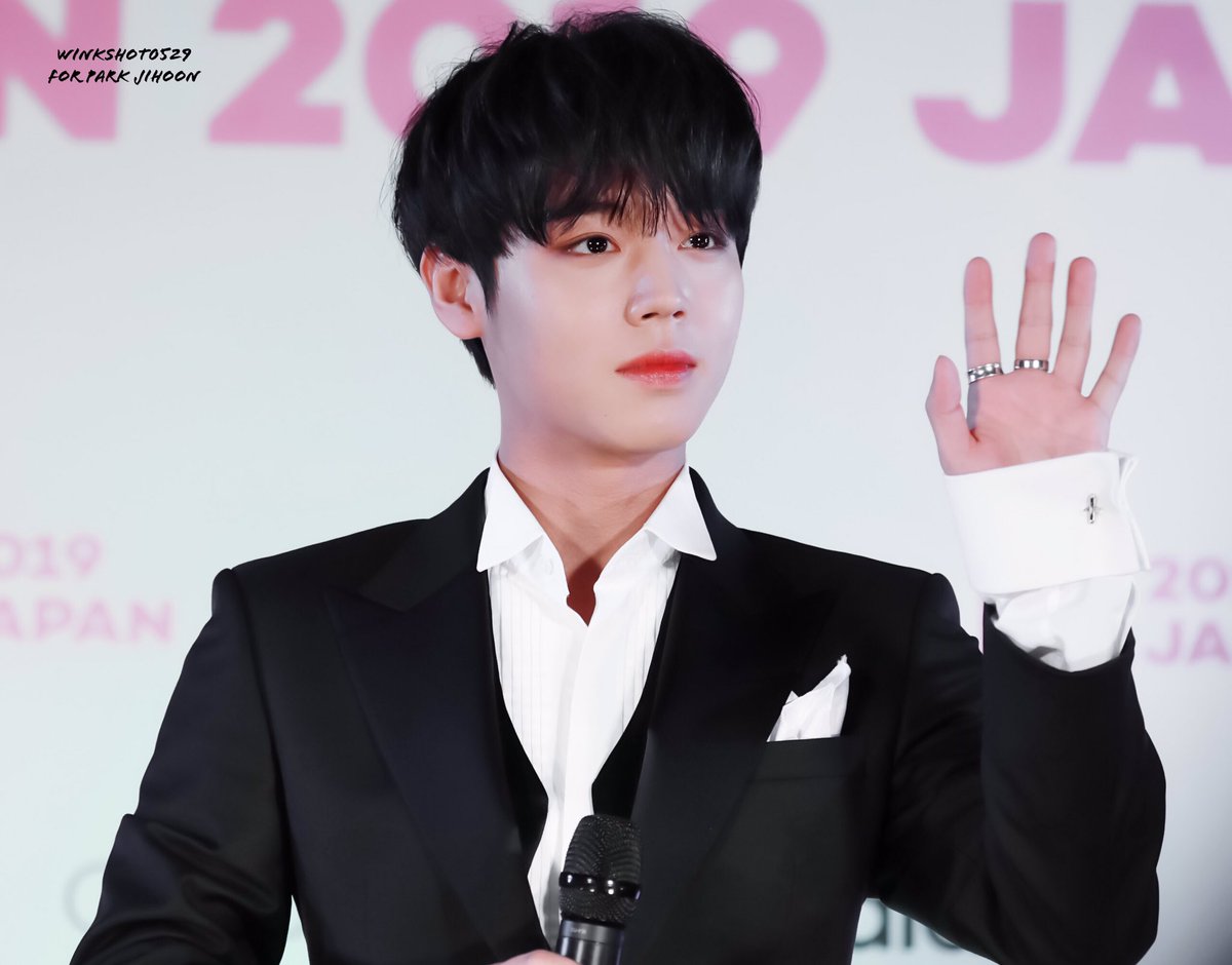 winkshot0529's tweet photo. 190518 KCON2019 JAPAN
💗💗

#박지훈 #지훈 #ParkJiHoon #JiHoon #朴志訓 #朴志训 #パクジフン #ジフン https://t.co/JoBcnpvUnU