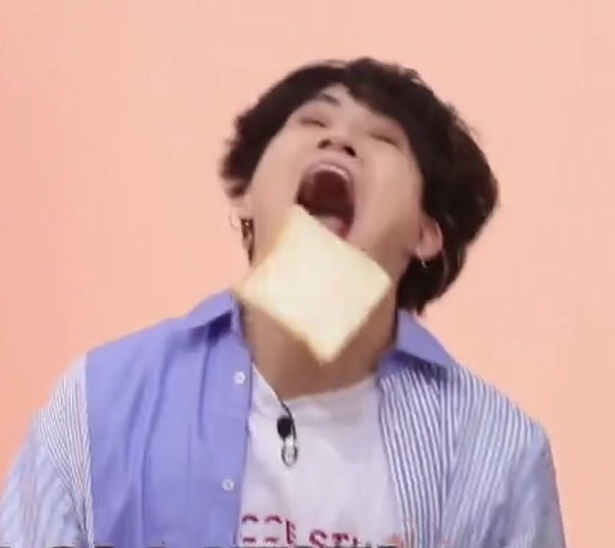 CloudJStudio's tweet photo. ก็ว่าไม่.. https://t.co/QuLFyzvW57