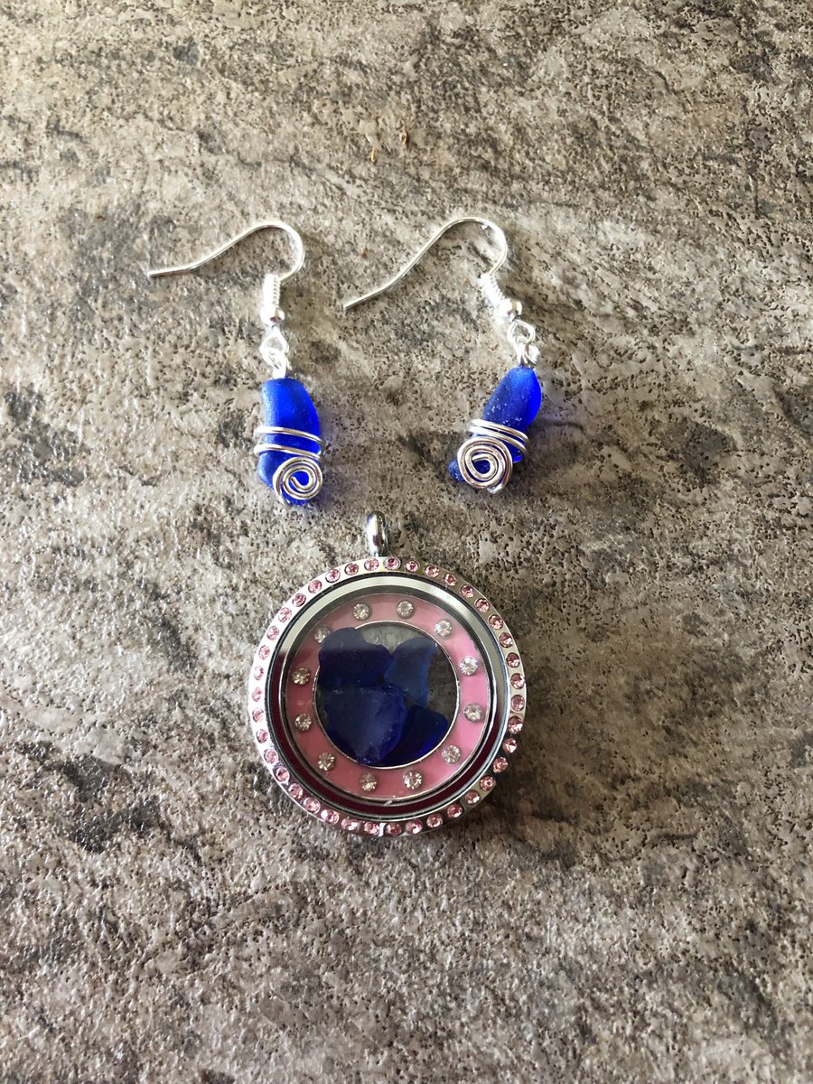 ArgyllSeaGlass's tweet photo. Another wee #sneakpeek of a beautiful #blue #floatinglocket pendant &amp; earrings coming today on https://t.co/6JfHhNcKZo 😍😍#lochlong #Scotland #MadeInArgyll #MadeInScotland #Argyllseaglass #TuesdayMotivation #TuesdayThoughts https://t.co/gitAGSpZUE