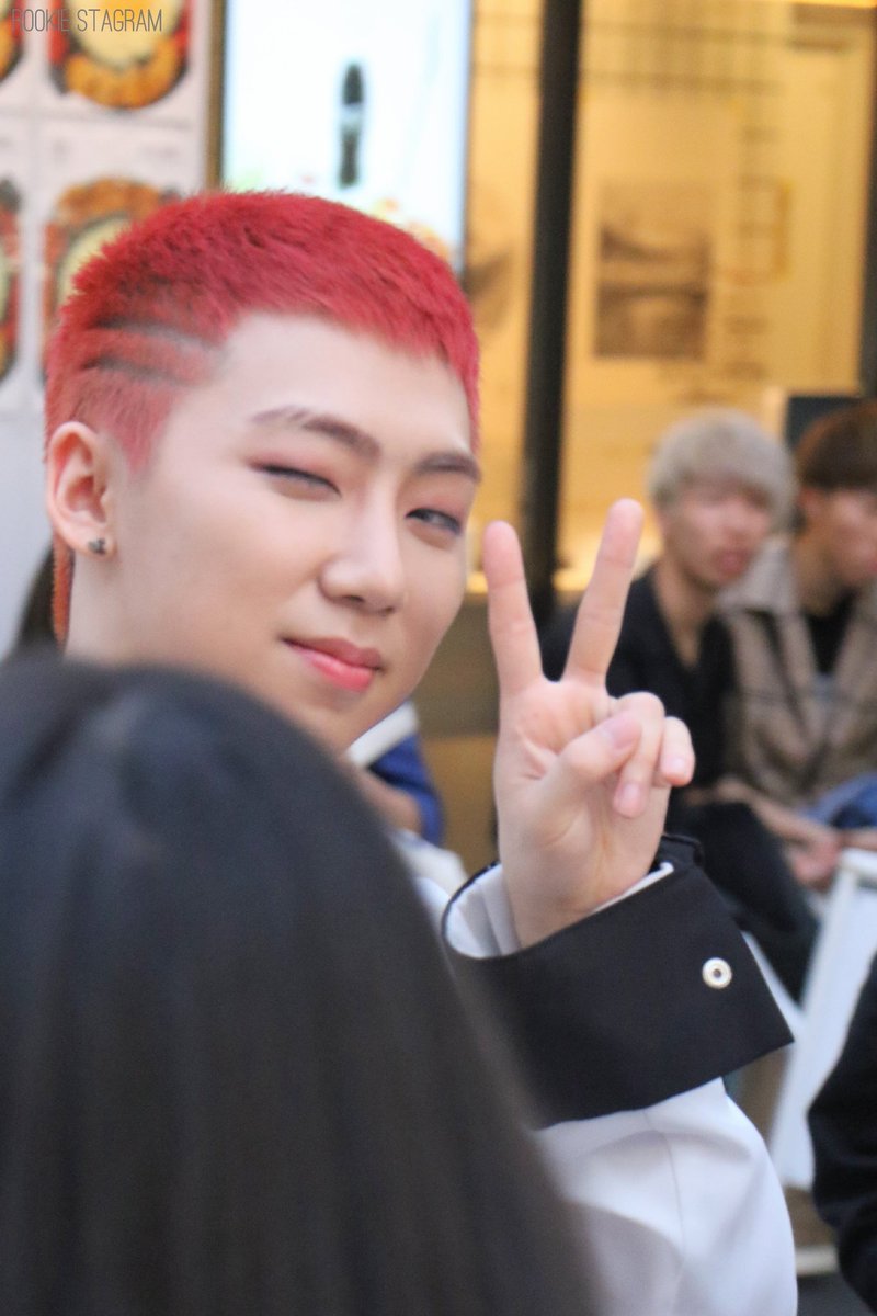 Rookie_0419's tweet photo. 190503 홍보

#BIT #비아이티 #ROOKIE #루키 #HYEONSEOK #현석  #정현석 @bit5_official https://t.co/QkXlpsyY71