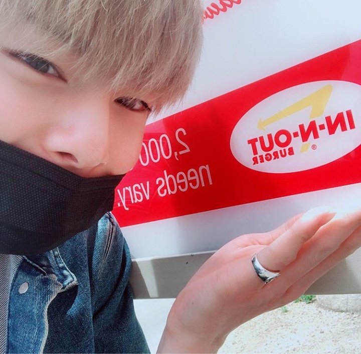 Kids_Uruguay's tweet photo. [📸] INSTA POST | Realstraykids 
210519

Actualización de I.N
1/4

 "Todos los días en los estados unidos"

#STRAYKIDS #L_A #HOUSTON #UNVEIL_TOUR #INstagram #🦊 https://t.co/Yx7wG8jsEJ